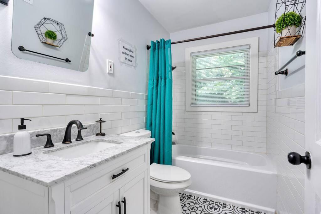 2Br 1Ba Duplex House King Beds Great For Small Groups Close To All Uptown Charlotte Attractions Esterno foto