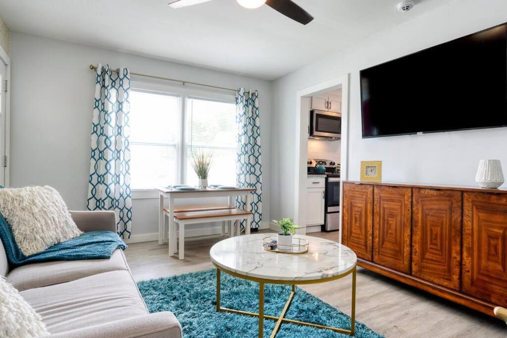 2Br 1Ba Duplex House King Beds Great For Small Groups Close To All Uptown Charlotte Attractions Esterno foto