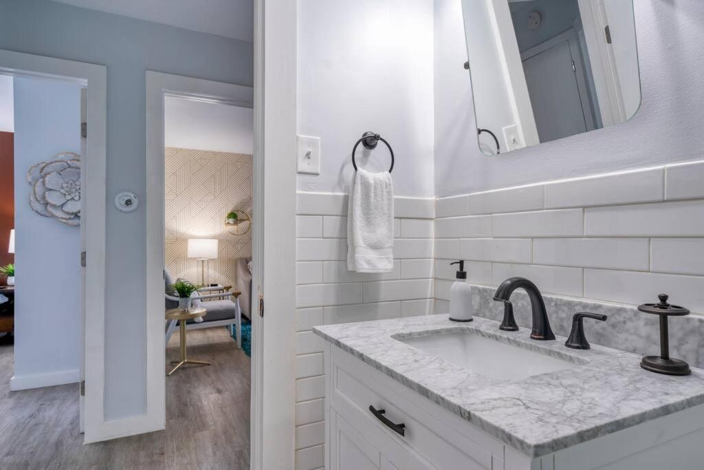 2Br 1Ba Duplex House King Beds Great For Small Groups Close To All Uptown Charlotte Attractions Esterno foto