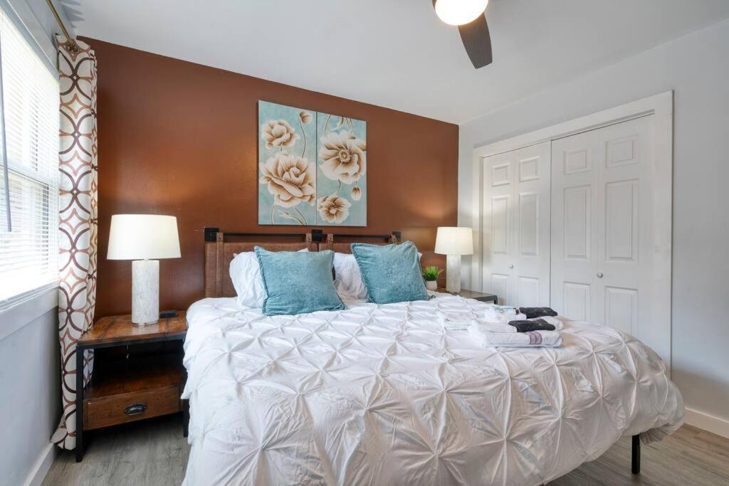 2Br 1Ba Duplex House King Beds Great For Small Groups Close To All Uptown Charlotte Attractions Esterno foto