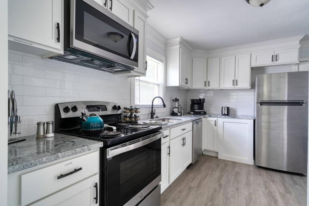 2Br 1Ba Duplex House King Beds Great For Small Groups Close To All Uptown Charlotte Attractions Esterno foto