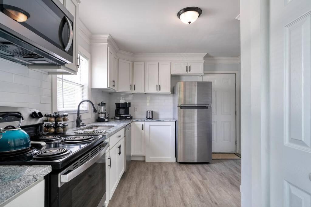 2Br 1Ba Duplex House King Beds Great For Small Groups Close To All Uptown Charlotte Attractions Esterno foto