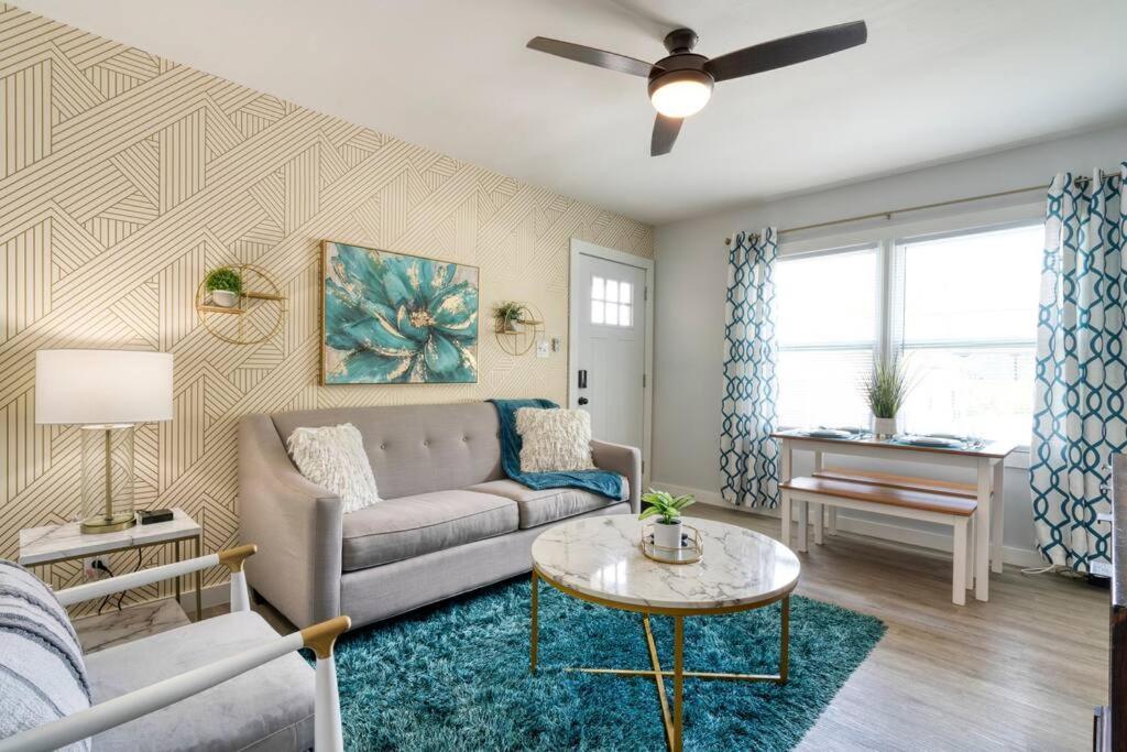 2Br 1Ba Duplex House King Beds Great For Small Groups Close To All Uptown Charlotte Attractions Esterno foto